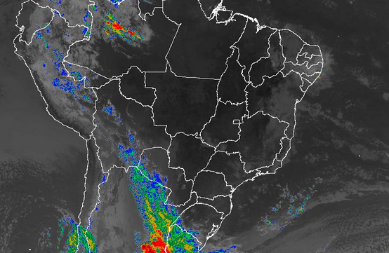 Imagem de satélite nesta segunda-feira (17) em todo o Brasil - Fonte: Inmet