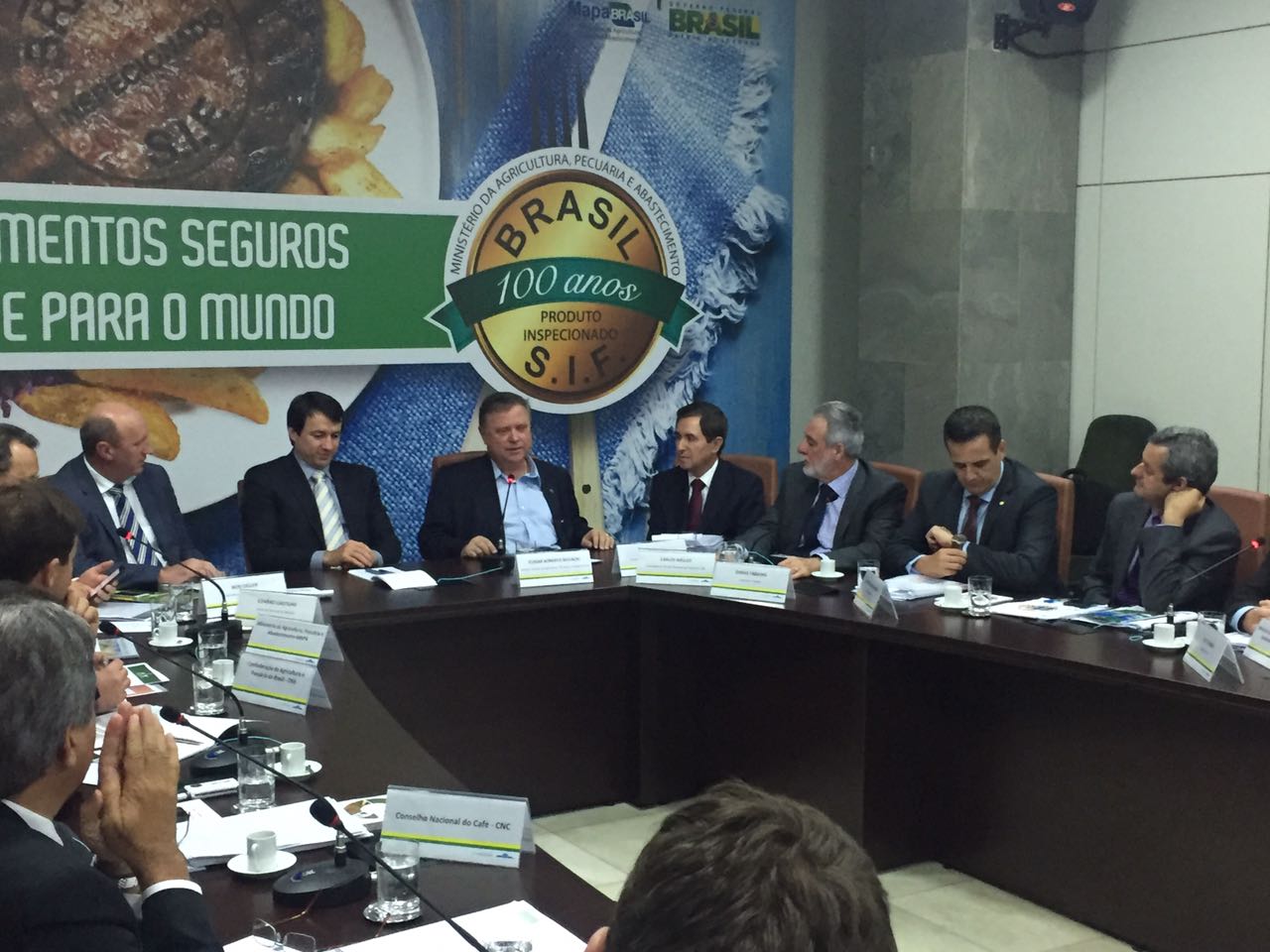 Setor cafeeiro participa de reunião com ministro da agricultura Blairo Maggi nesta 5ª feira