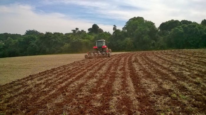 Imagem do dia - Descompactação de solo em Humaitá (RS) na agrícola Maehler. Envio do Técnico Agrícola Anderson S. Nass