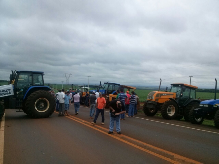 Protesto contra o emplacamento - Floresta/PR
