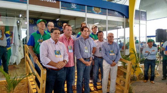 Imagem do dia - Abertura da 1ª Feira de Máquinas e Implementos Agrícolas, no município de Coromandel