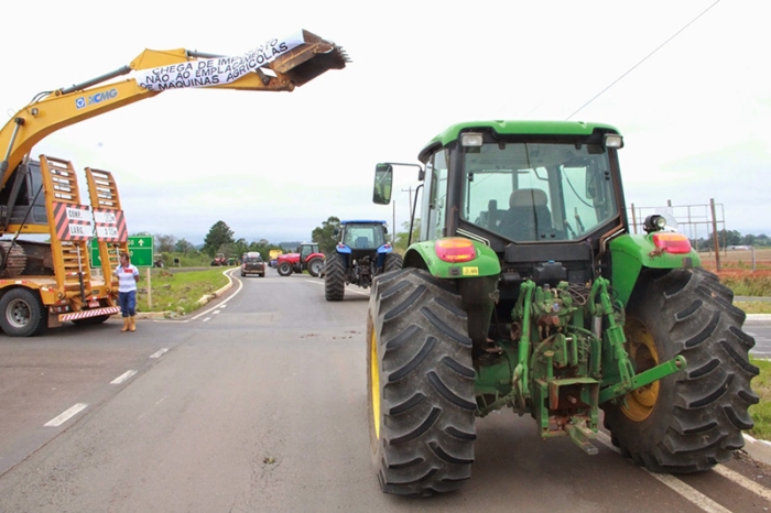 Protesto contra o emplacamento - Santiago/RS
