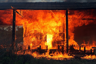 Prédio incendiado no MA pelo Ibama