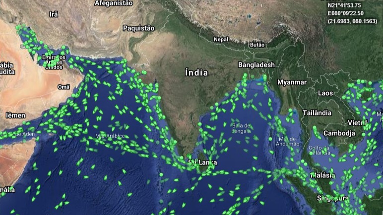 Fluxo de navios de carga nos arredores da Índia - Imagem: MarineTraffic