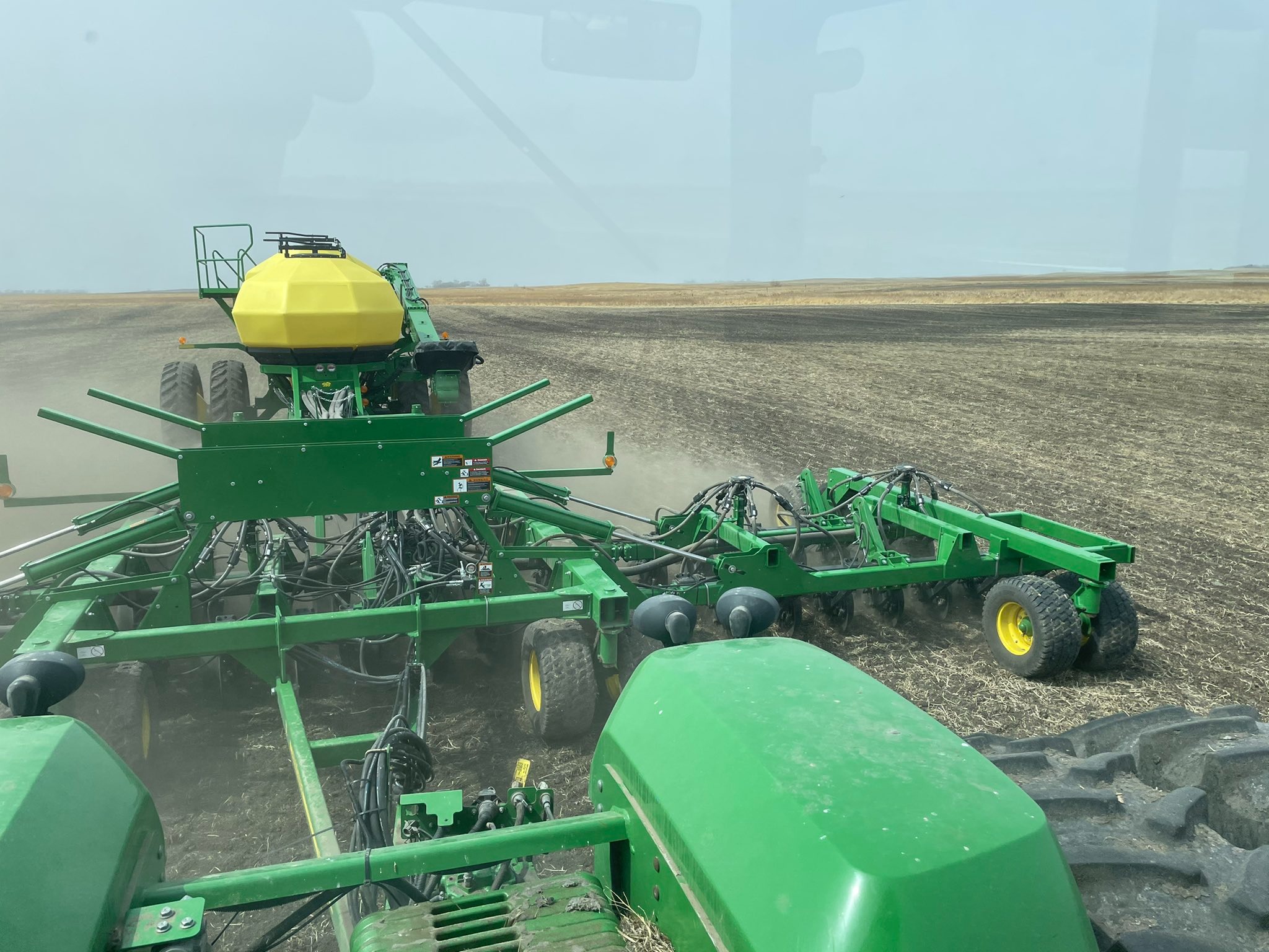 Início do plantio na Dakota do Norte - Abril 2021 - Foto: Austin Sundeen/Twitter