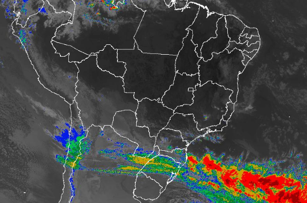 Imagem de satélite nesta segunda-feira (1º) em todo o Brasil - Fonte: Inmet