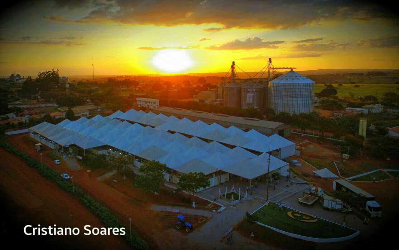 Imagem do dia - Imagem aérea da 1ª Feira de Máquinas e Implementos Agrícolas, no município de Coromandel (MG)