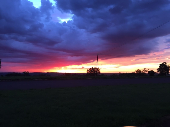 Imagem do dia - Pôr do sol em Formosa do Oeste (PR). Enviado pelo produtor rural José Moreira