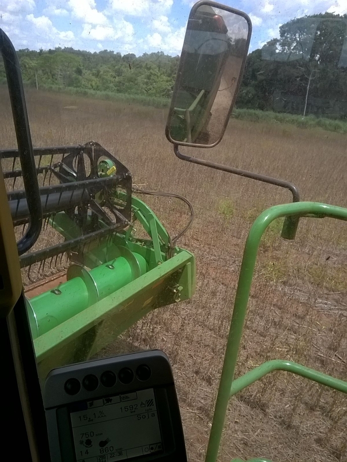 Imagem do dia - Colheita de soja em Rio Verde (GO), dos produtores José Neto e Jairo Wilson