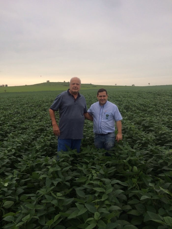 Imagem do dia - Produtor Inelvo Bonés Gregolin e o Carlos Eber Zorzetto  em Itaipulândia (PR)