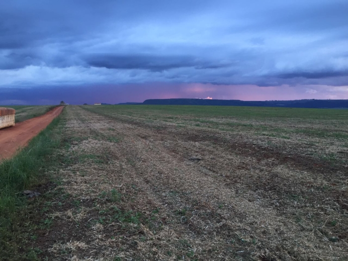 Imagem do dia - Final de tarde em Araxá (MG). Enviado pelo produtor rural Emerson Popolim