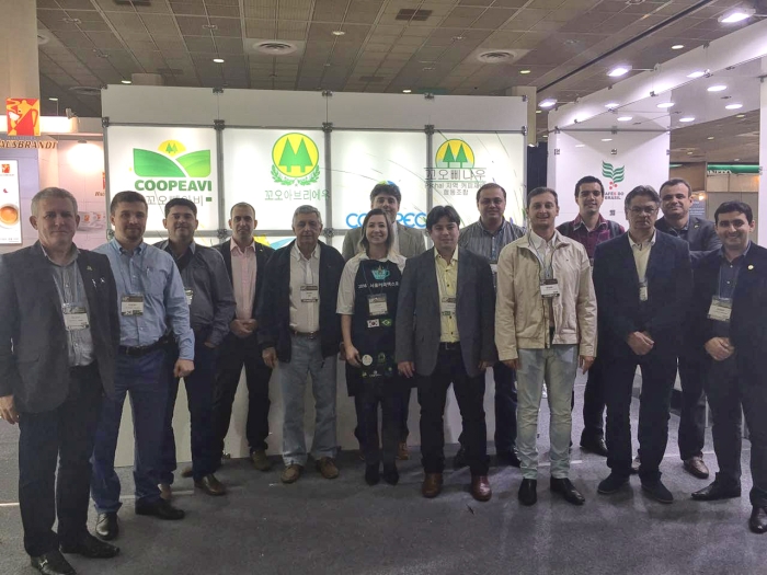 Representantes da Coopinhal na Coffee Expo Seoul 2016: Eduardo Del Bianchi Jeremias, Henrique Antônio Leite Gallucci, Viacheslav Yakovlev, Daniel Bertelli Gozzoli