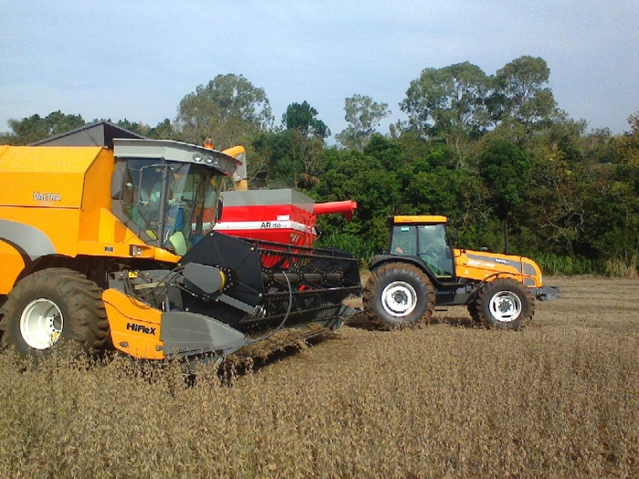 Imagem do dia - Colheita de soja em Mato Leitão (RS), do produtor Diego Posselt