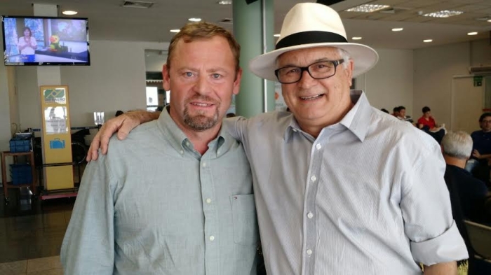 João Batista Olivi e o professor Valtemir em Uberlândia (MG)