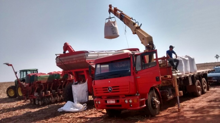 Imagem do dia - Início do plantio de soja em Brasilândia do Sul (PR). Enviado por Laercio Pascotto