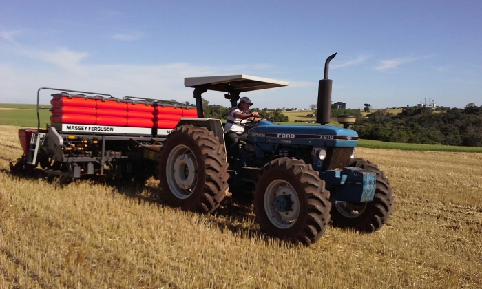 Imagem do dia - Início do plantio de milho em Pérola do Oeste (PR), do produtor Cristiano e Odir de Conti