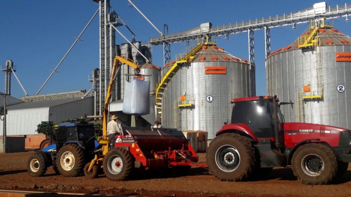 Imagem do dia - Início do plantio de aveia branca em Luiziana (PR), na Fazenda Camargo