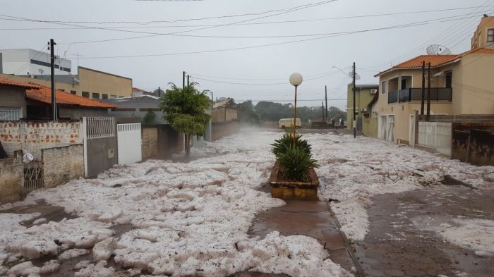 Chuva de granizo em Itararé (SP) - Foto: Ricardo Takeda/Reprodução